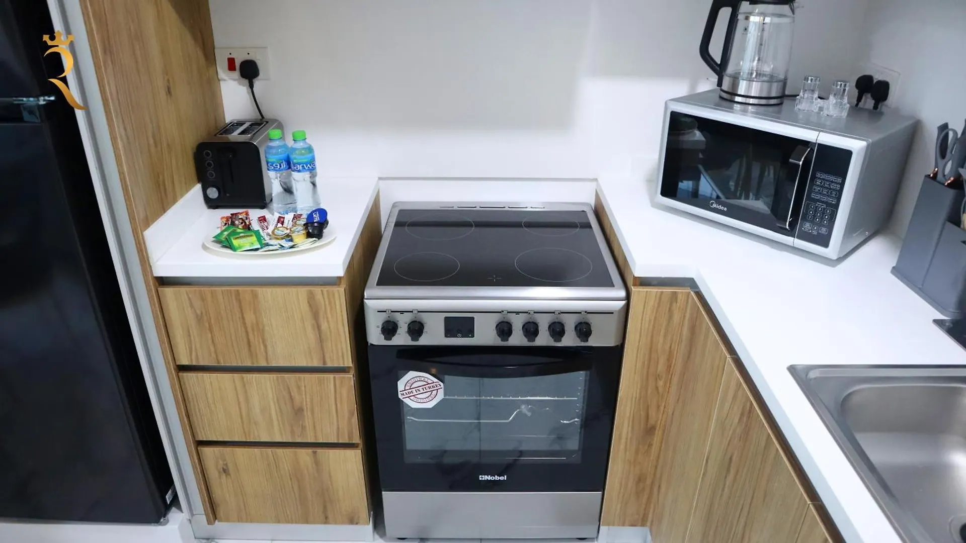 Premium Transit Escape 2Br Oasis Delight In Masdar City Abu Dabi